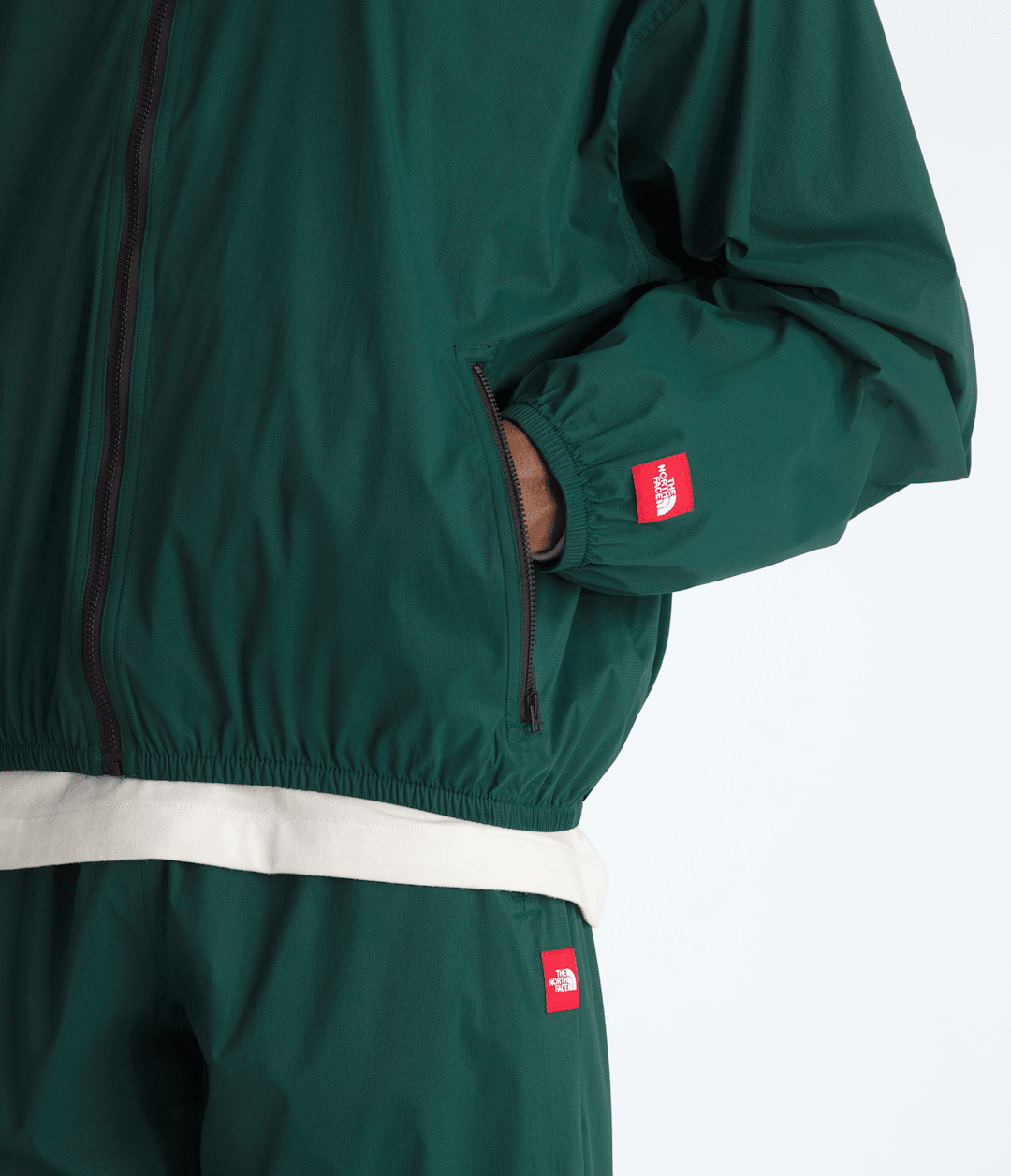 Men’s TNF™ Red Box Packable Hooded Wind Jacket - The North Face