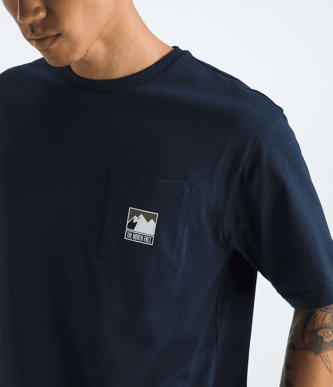 Men's Mountain Logo Relaxed Pocket Tee - The North Face